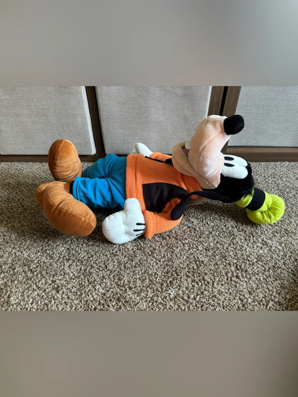 20” Walt Disney World Goofy Plush